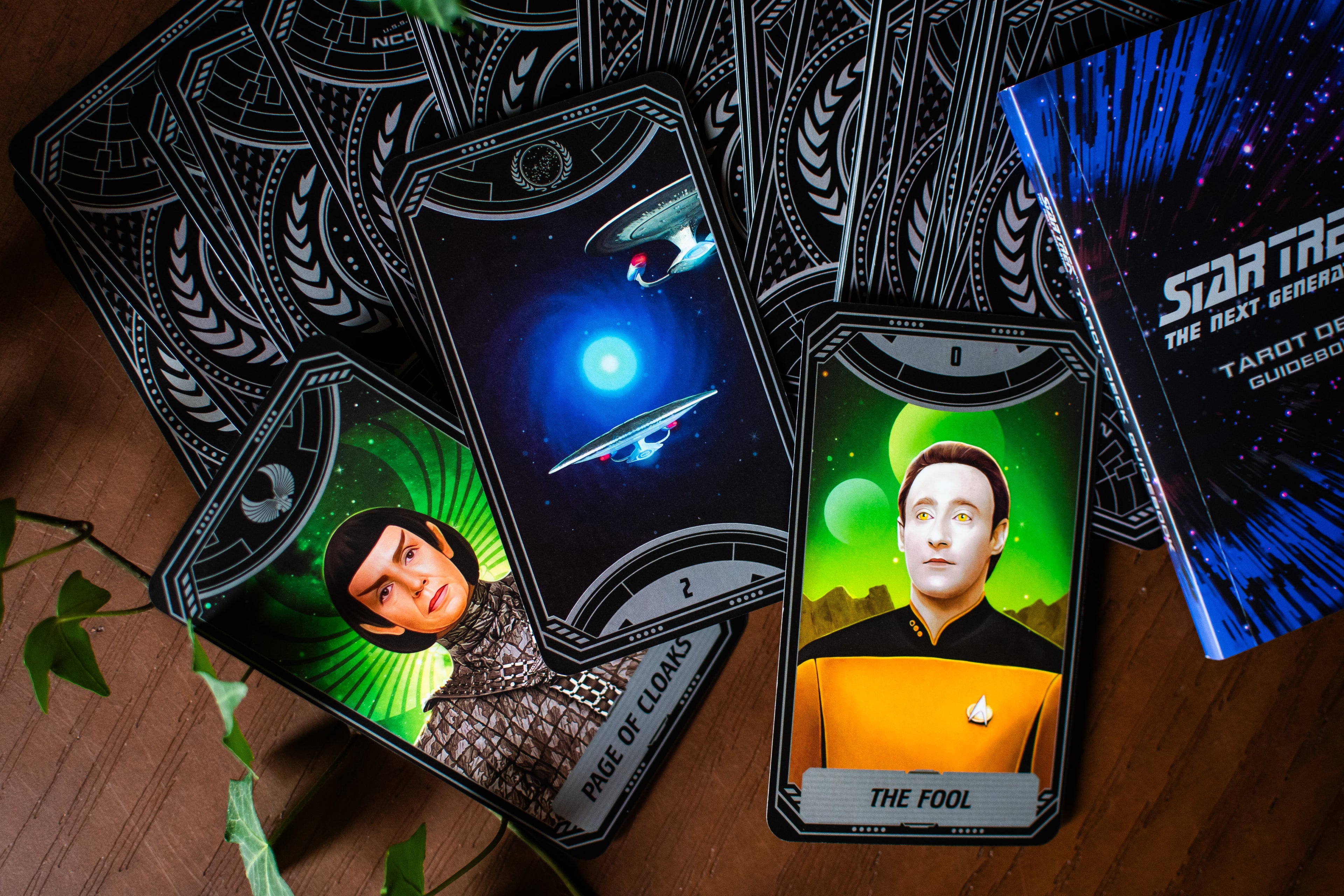 Star Trek: The Next Generation Tarot Deck and Guidebook