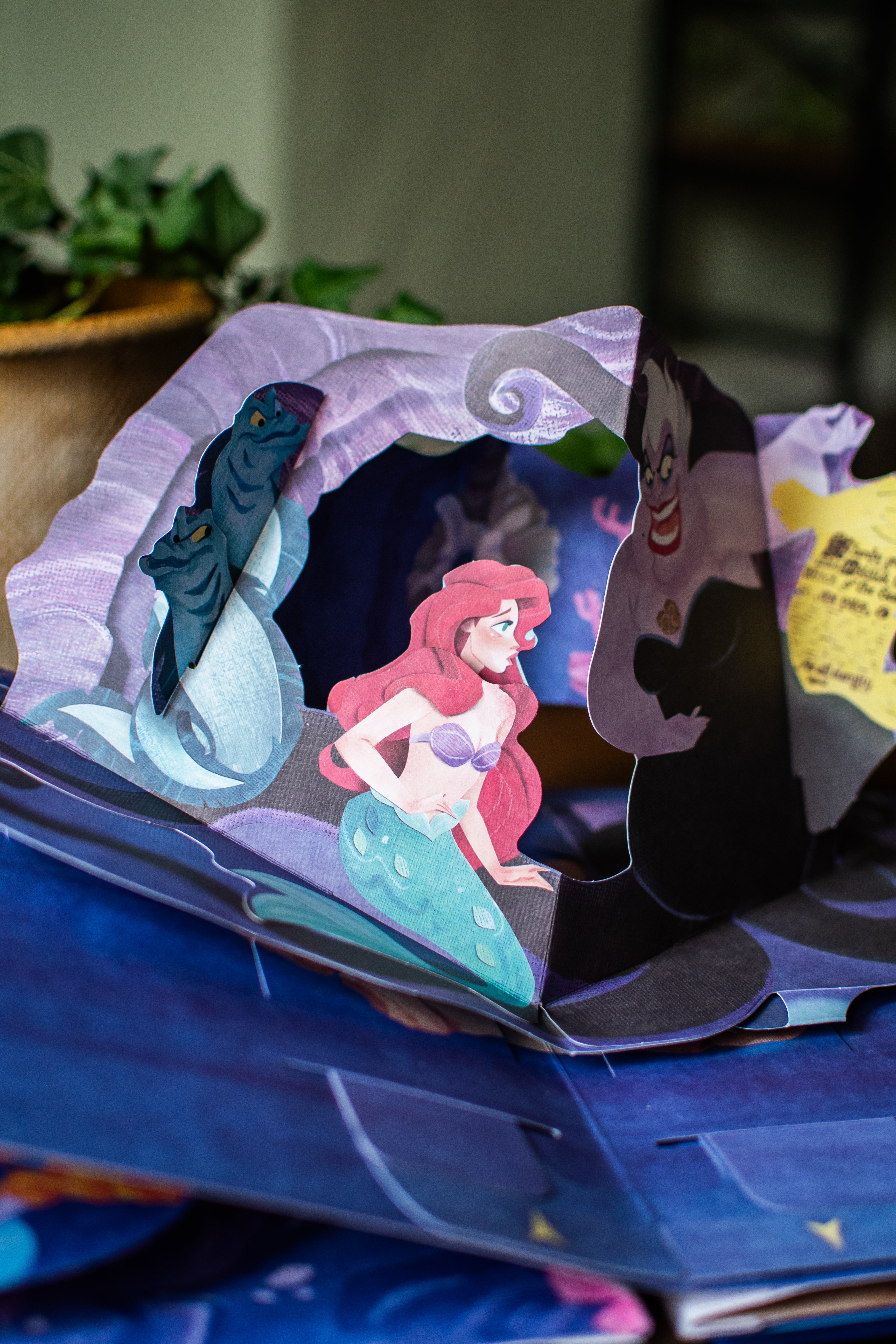Disney: The Little Mermaid Pop-Up Book (Reinhart Pop-Up Studio)